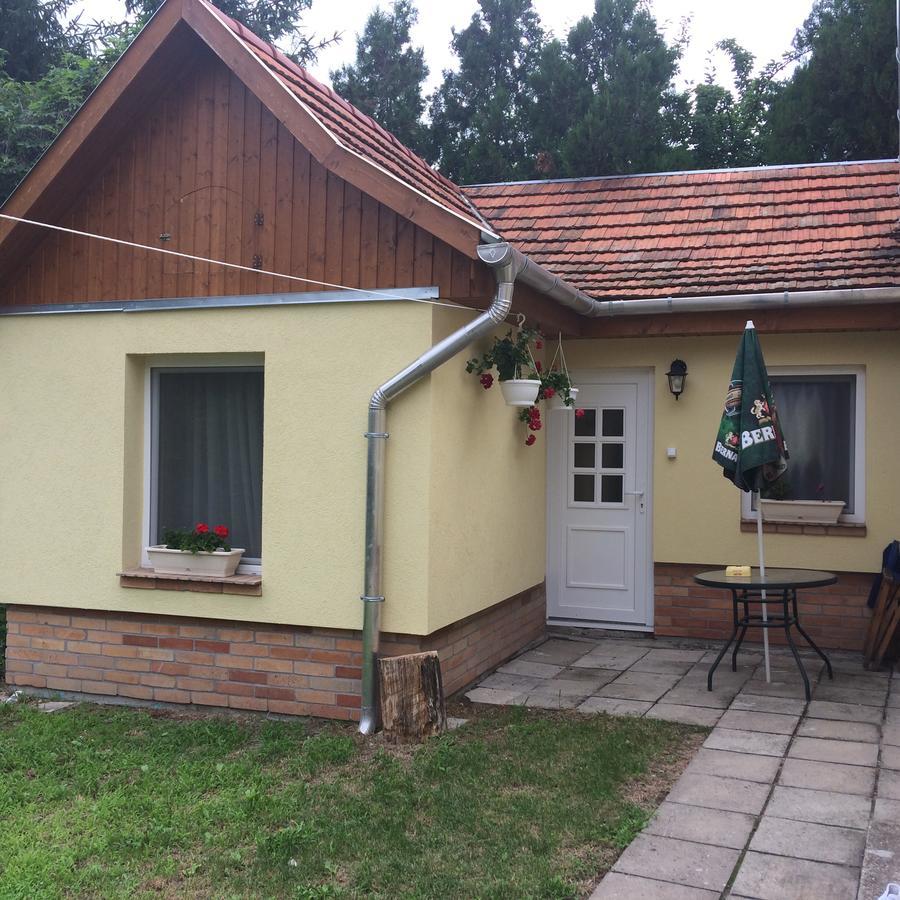 Liliom Vendégház Visegrád Exterior foto